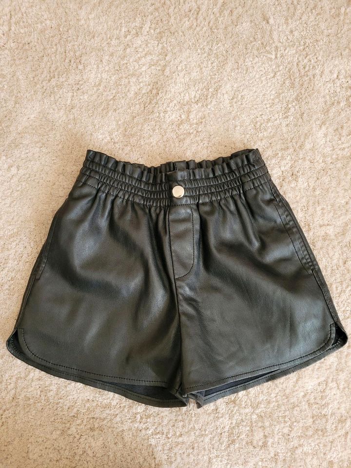 Süsse Mango Shorts Lederoptik Gr.116 in Berlin