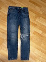 Jeans von Calvin Klein Gr. 28/32 blau used Gr. 38 Hessen - Lauterbach (Hessen) Vorschau