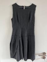 Prada Kleid mit Träger ital. Größe 44 ( dt. 38) Düsseldorf - Düsseltal Vorschau