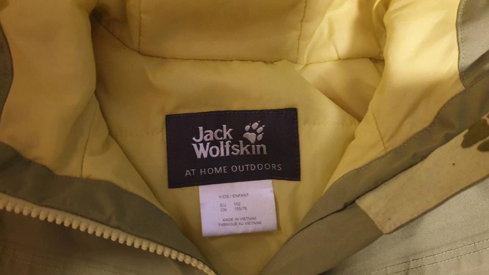 Jack Wolfskin Jacke 152 grün gelb warm in Deggendorf