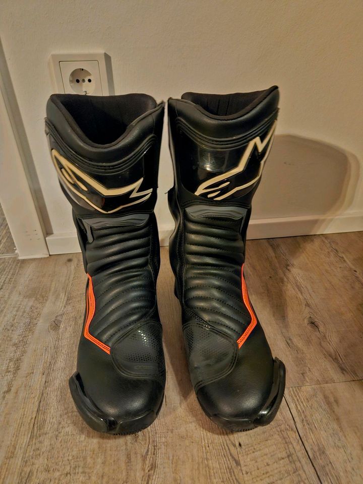 Alpinestars Motorrad Stiefel SMX6 v2 Gr. 46 schwarz/weiß/rot in Magdeburg