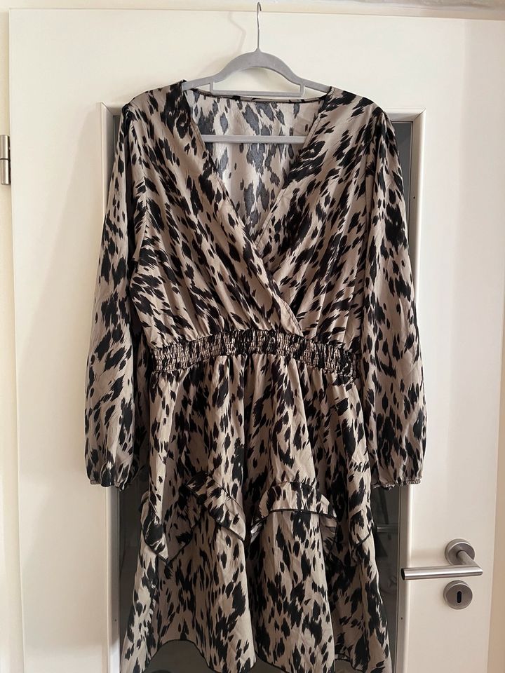 Shein Kleid Leopard Neuwertig 2XL in Leipzig