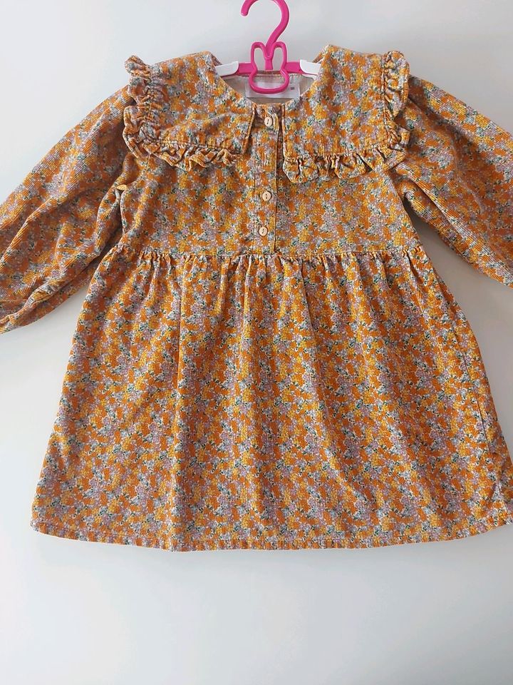 Zara Mädchen Cord Kord Kleid Blumen Gr. 98 / 104 in Augsburg