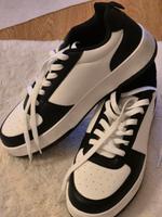 Sneaker s/w, Gr. 40 neu❗️ Frankfurt am Main - Berkersheim Vorschau