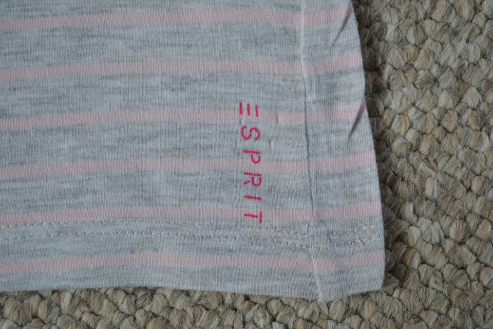 ESPRIT gestreift Shirt Langarm grau rosé Longshirt Gr.92/98 in Kriebstein
