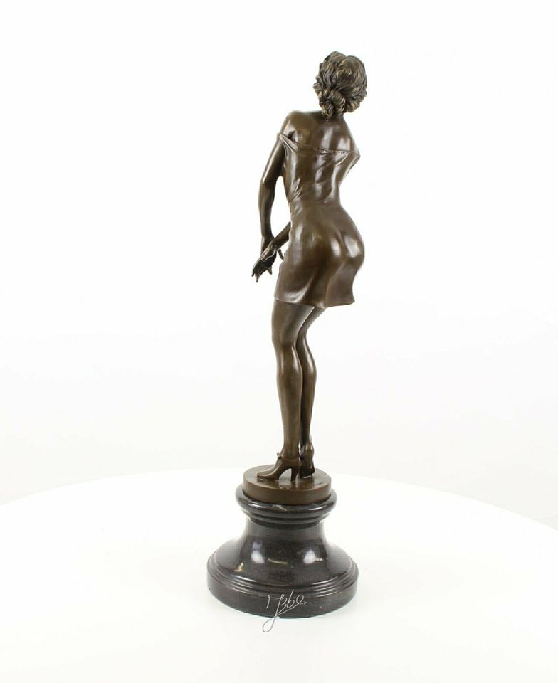Bronzeskulptur, 69 cm hoch, nachdenkliche Frau Bronze 11kg schwer in Mauritz