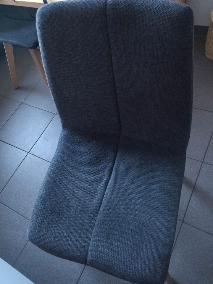 Zwei anthrazitfarbene Stühle in Wuppertal