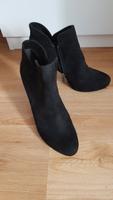 Ankleboots, schwarz, von Tamaris in Wildleder Hannover - Mitte Vorschau