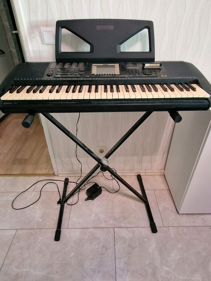 Keyboard Yamacha PSR-530 in Hagen