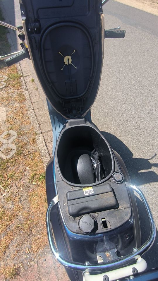 Vespa LX50 in blau BJ2012 mit ca. 6500 km - 50ccm in Seevetal