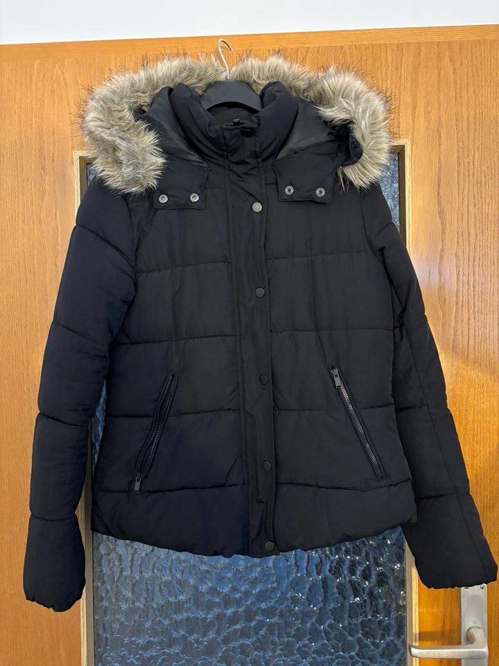 Damen Winterjacke in Bubesheim