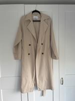 Stradivarius Trenchcoat Grösse M Beige Frankfurt am Main - Rödelheim Vorschau
