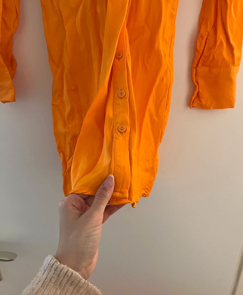 Zara Kleid orange knallig edel knoten sommerlich in Kiel