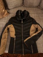 Jacke Winterjacke Daunenjacke Schwarz Gold XS S Hessen - Gießen Vorschau