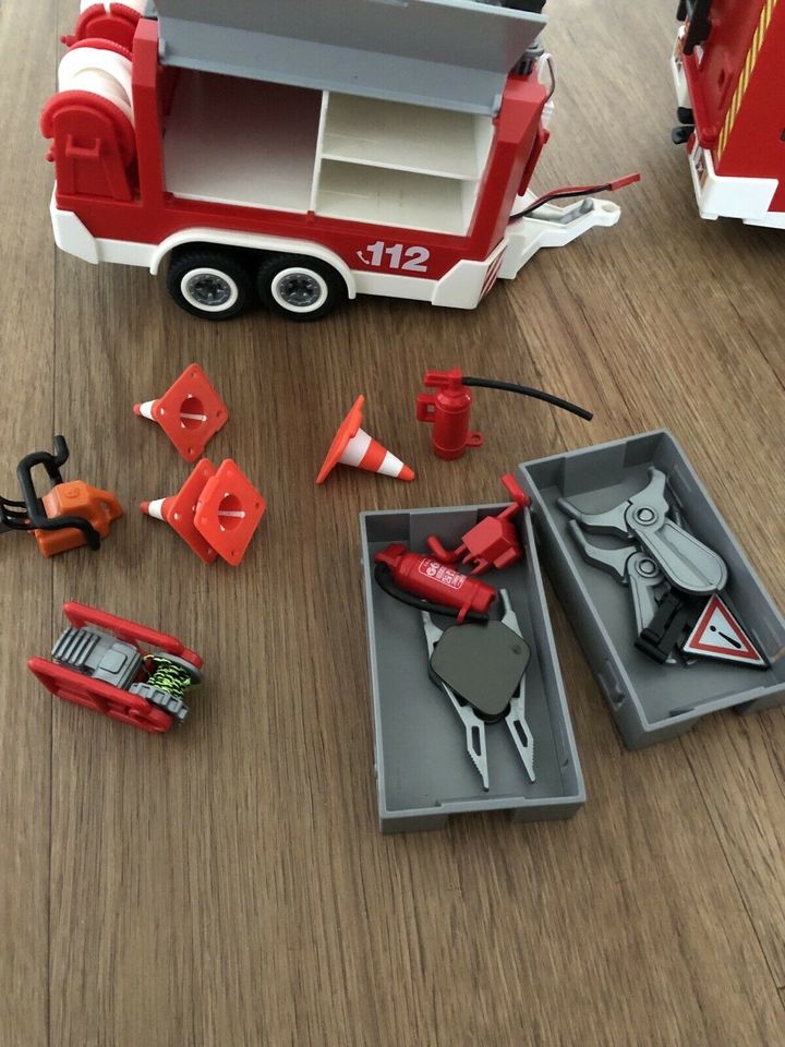 Playmobil Feuerwehr mit Anhänger mit LED Beleuchtung, Eigenbau in Kr.  Altötting - Winhöring | Playmobil günstig kaufen, gebraucht oder neu | eBay  Kleinanzeigen ist jetzt Kleinanzeigen