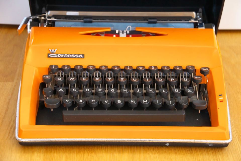 Schreibmaschine Contessa Adler Triumph orange kult vintage in München
