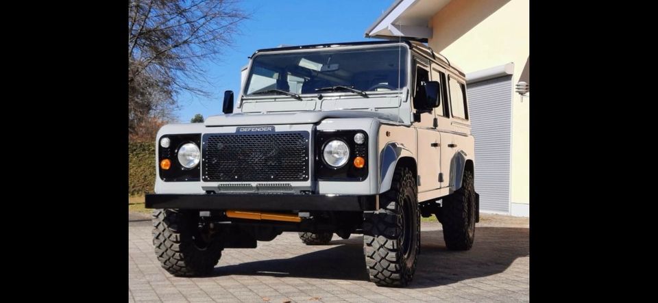 Landrover Defender 110 Td5 special utility in Burbach