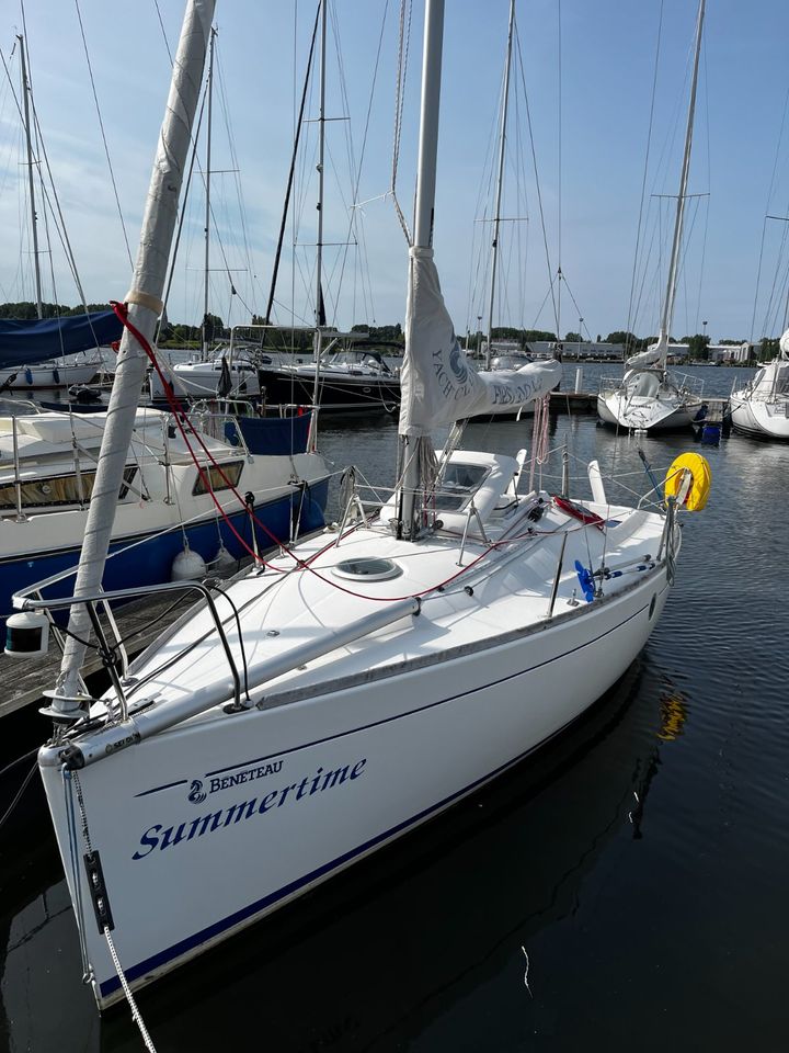 Saisonbereit: Beneteau First 210 Spirit + Trailer in Oranienburg