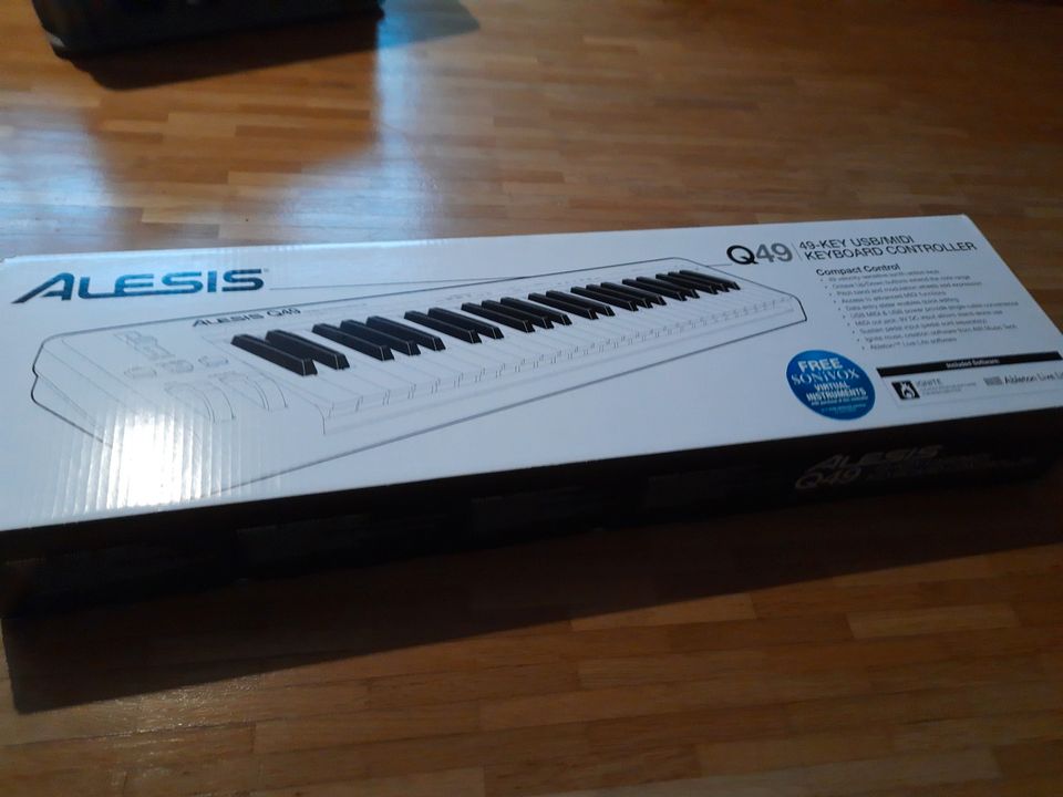 Alesis Q49 MIDI Keyboard OVP in Lörrach
