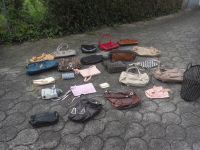 Damenhandtaschen 24 Stück München - Allach-Untermenzing Vorschau