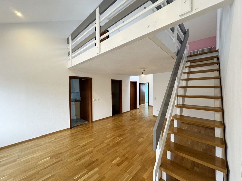 *SONNIGE 4,5 Zi. Maisonette-Wohnung mit Galerie und Dachterrasse++ in Süßen