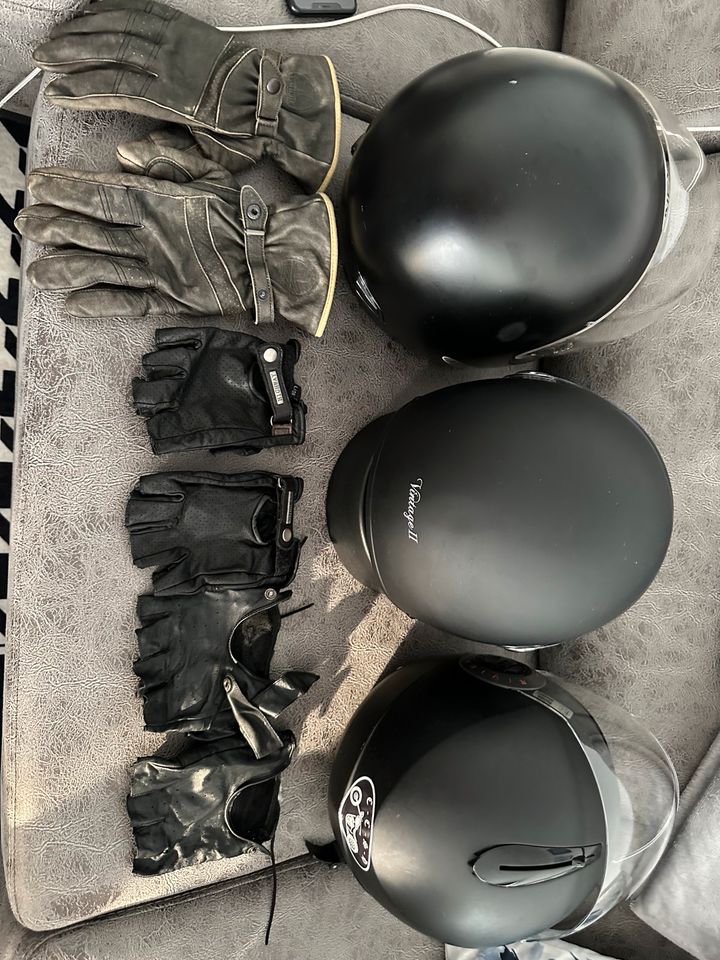 2x Nexo Motorradhelme, 1x Caberg Helm, 3 Handschuhe, Damen&Herren in Hamburg