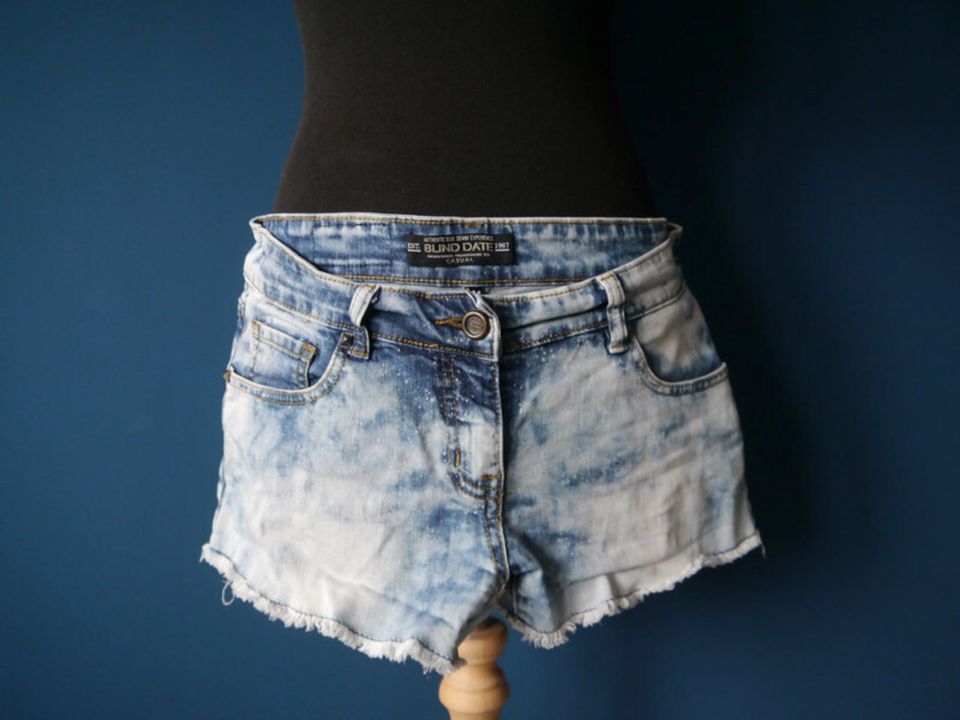 Kurze Jeans Shorts kurze Hose von Blind Date Größe 38/M in Kirchehrenbach