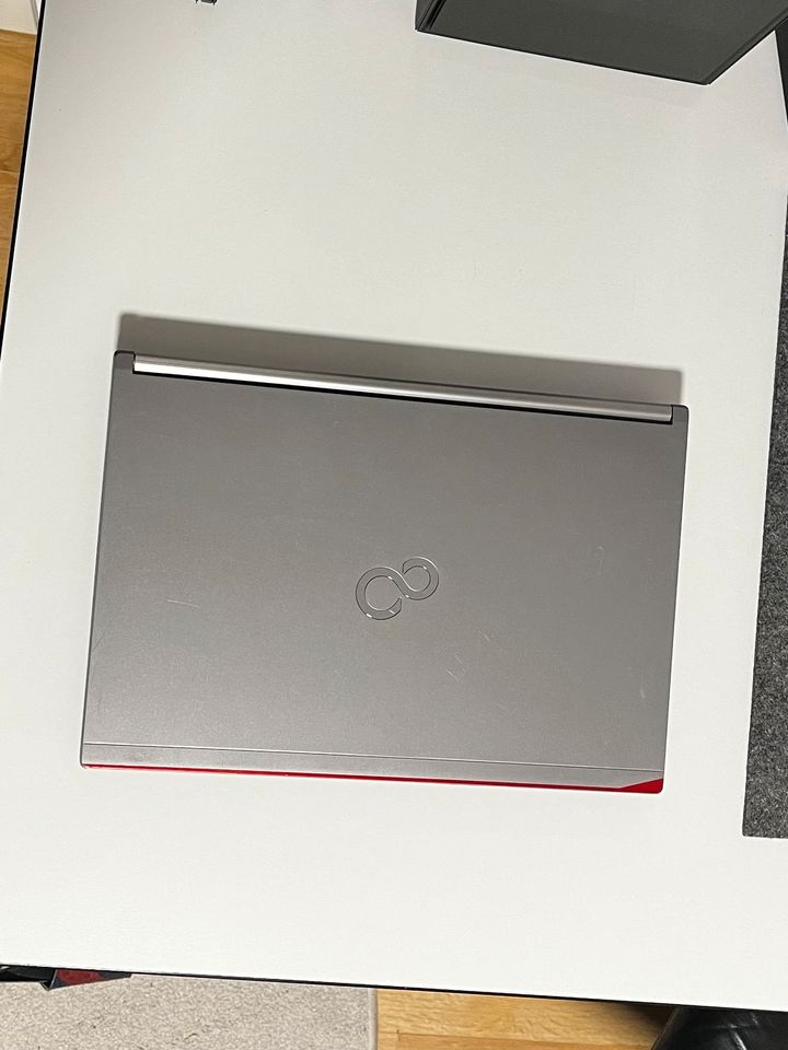 Fujitsu 13“ Notebook Intel i3• 8GB RAM•512GB SSD in Mögglingen