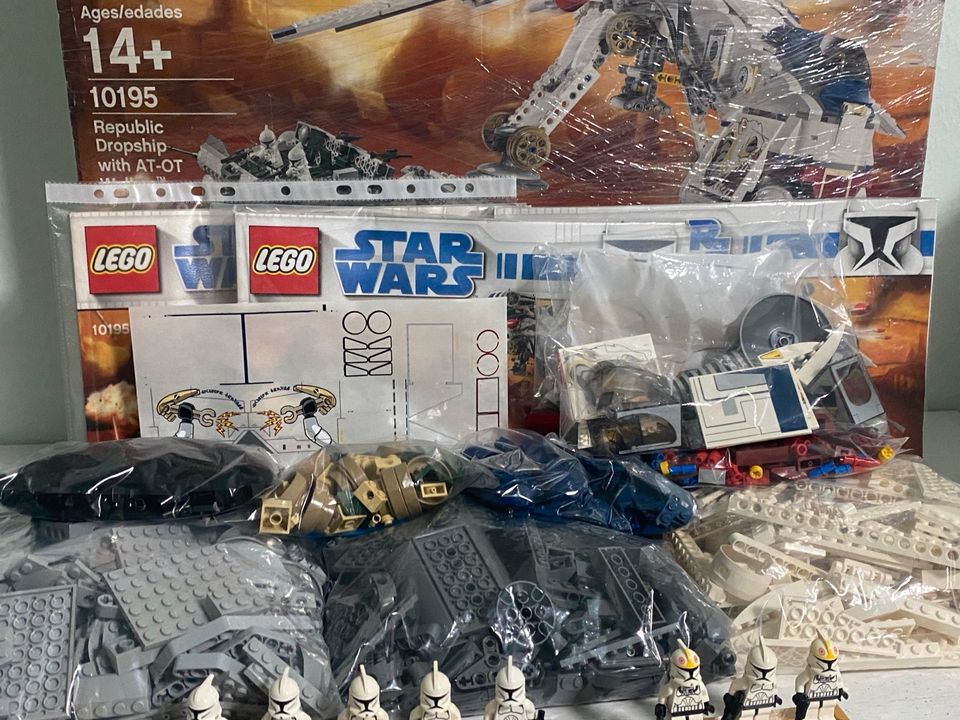 Lego Star Wars ,10195, Drop Ship At-Ot, Box+ Neue Sticker in Werne