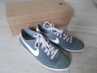 Nike Flash grau Gr. 38 neuwertig Turnschuhe Thüringen - Sondershausen Vorschau