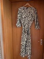 #Kleid #Animalprint #Zebramuster #3/4 Arm Kr. Altötting - Unterneukirchen Vorschau