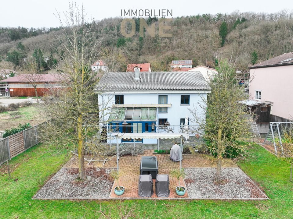 Einzigartiges Einfamilienhaus mit Einliegerwohnung / Büro in Woerth an der Donau