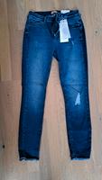 Tolle dunkelblaue ONLY Stretchjeans Gr. L/32 **NEU mit Etikett** Bayern - Friedberg Vorschau
