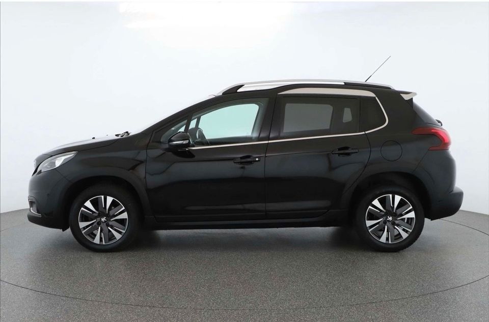 Peugeot 2008 1.6 MIT GARANTIE Diesel 2016 Schwarz 107.000 km in Potsdam