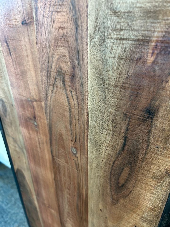 ‼️-55% Rabatt‼️Wolf Möbel Akazie Holz HighBoard Schrank Vitrine in Stendal