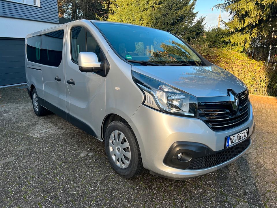Renault Trafic Grand Combi L2 145 dCI AHK2,2to MWST in Hilden