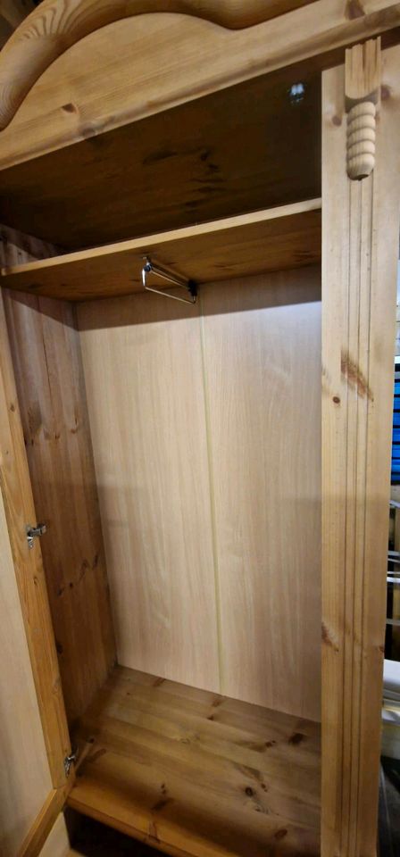 Bauernschrank, Kleiderschrank, Garderobenschrank in Bergkamen