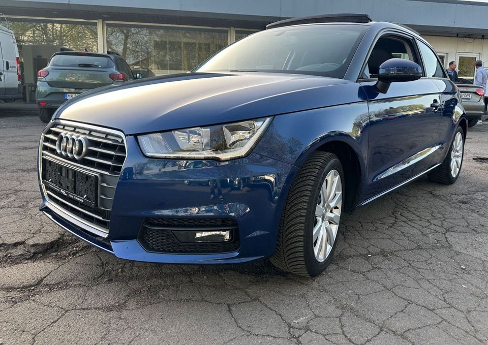 Audi A1 1,0 TFSI / Bose,Navi,Pano in Halver