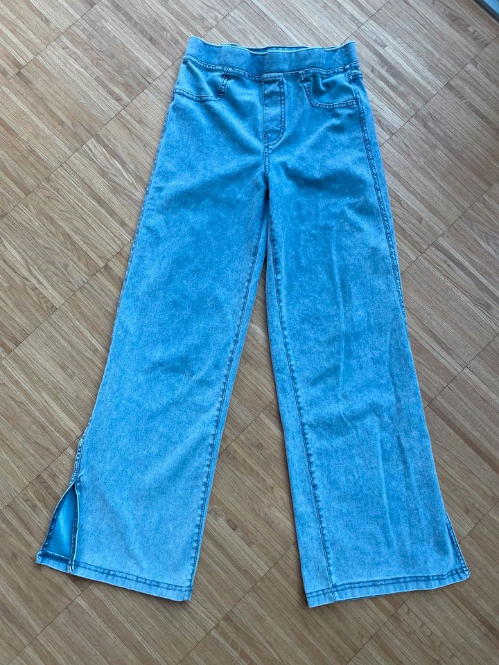 Jeans von H&M, Größe 140 Stretch in Karlsdorf-Neuthard