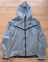 Graue Nike Tech fleece Jacke Größe M Baden-Württemberg - Bietigheim-Bissingen Vorschau