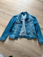 Jeansjacke Kinder Jungen Mädchen Größe 134/140 Niedersachsen - Springe Vorschau