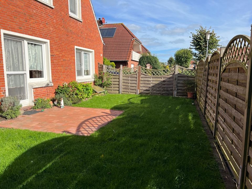 Ihr Ruhepol in Greetsiel: Modernisierte Doppelhaushälfte mit Garten, Carport und Garage in Greetsiel