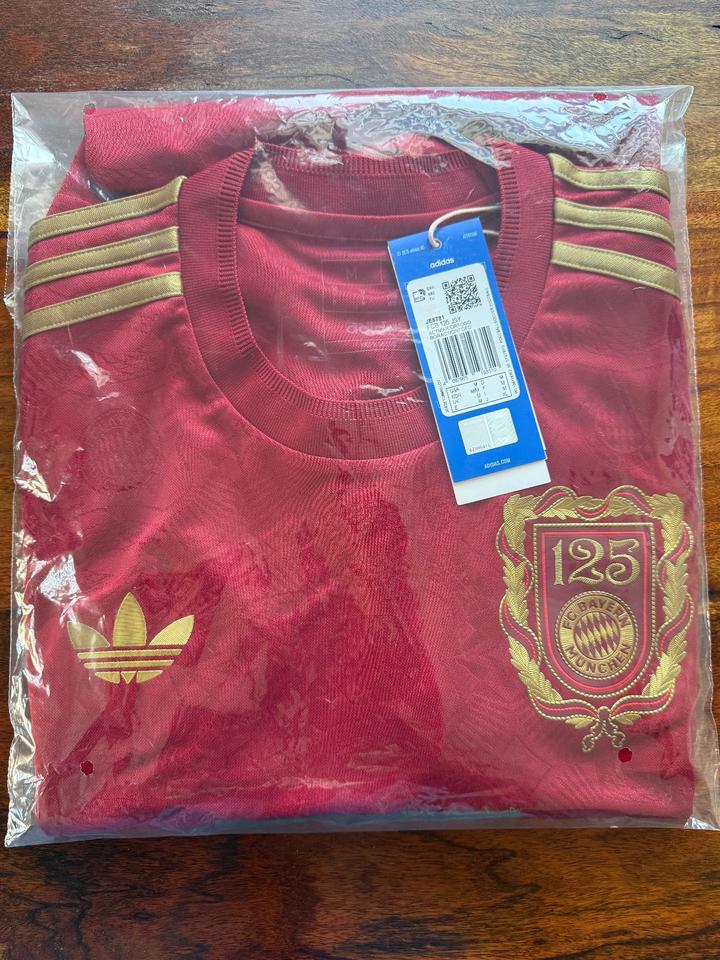 Neu Bayern München 125 Anniversary Trikot M Original OVP in Fürth