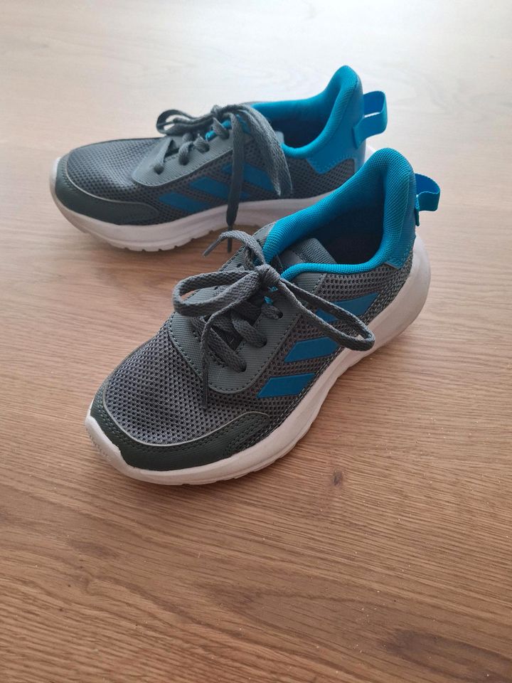 Adidas Sneaker Turnschuhe blau grau 30 neu in Helmstedt