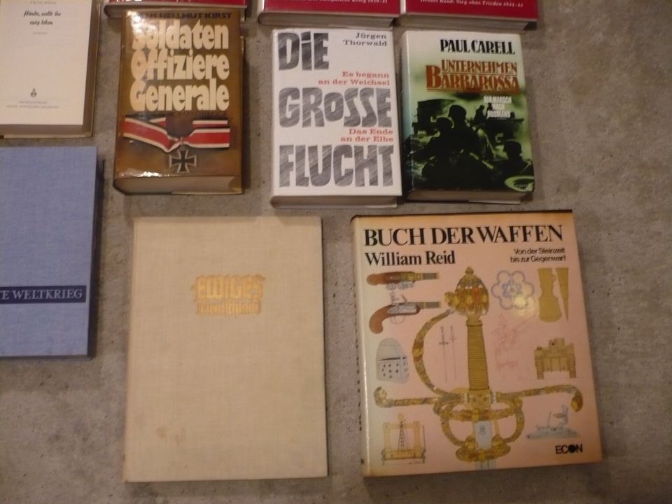 Bücher 1 + 2 Weltkrieg , habe auch Bierkrüge in meinen  Anzeigen in Münchberg