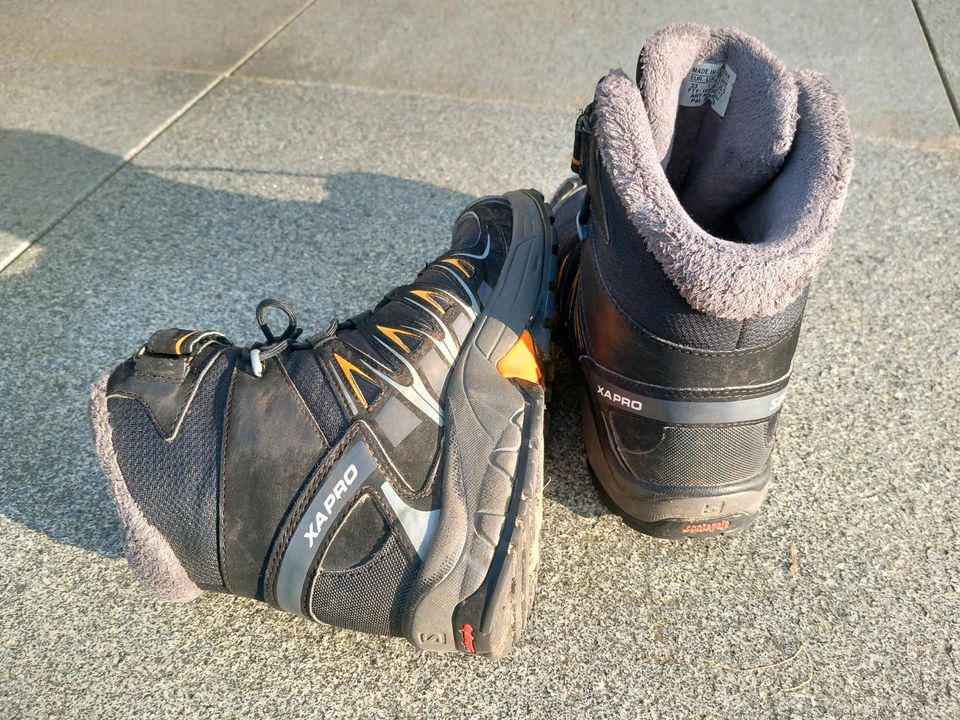 Winter- und Wanderschuhe Marke Salomon, Größe 33 in Köln