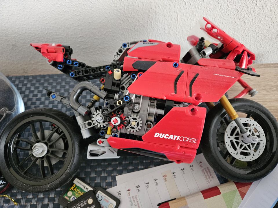 Lego technic set 42107 ducati panigale v4 in Bremerhaven