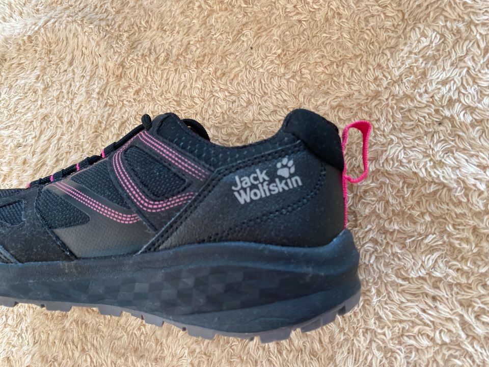 Jack Wolfskin Damen Mädchen Schuhe Sportschuhe schwarz Pink in Unterkirnach