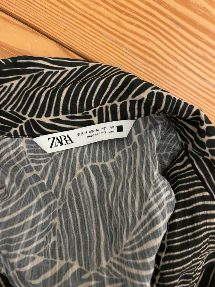 Hemd Zara Print schwarz Größe M in Wiesbaden