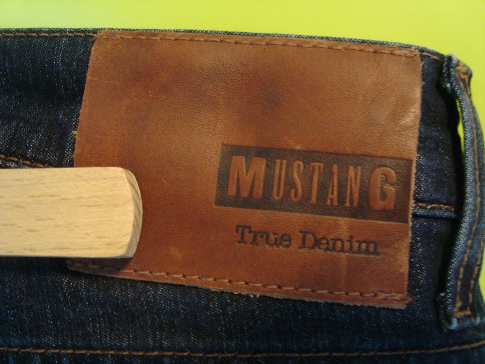 Mustang Herren-Jeans; TRAMPER; dunkelblau Slim Fit; 31/32 - NEU- in Neuenstadt